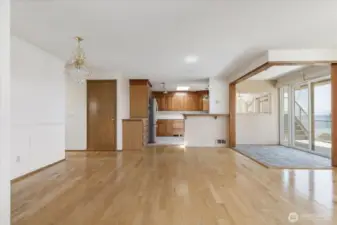 Dining area unstaged