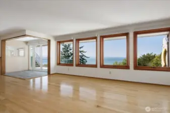 Canadian style windows that flip inside for easy cleaning and sparking views!