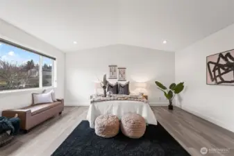 Primary bedroom w/fireplace
