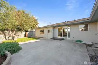 Summer fun entertaining on this large back patio