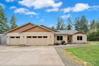 spacious 3 car garage