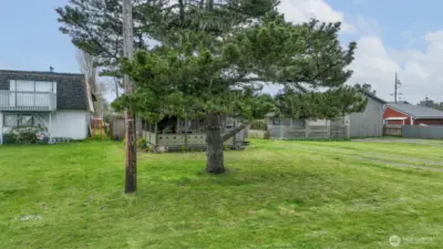 spacious, flat, 50x100 lot located in the city limits of Long Beach.