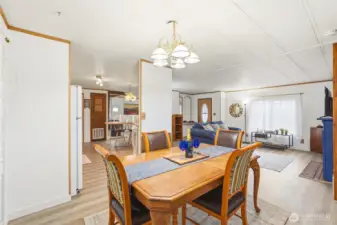 Connected layout into kitchen + dining