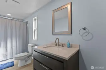 Full en-suit bathroom