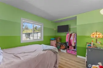 Guest Bedroom #1