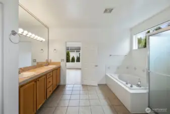 Generous shower area