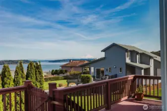 Come see for yourself that the quality of the home, neighborhood and view all harmonize together
