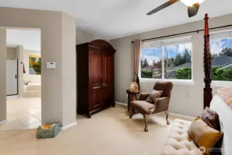 Primary suite with 5 piece en-suite bathroom