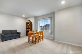 Large upstairs Bonus Room