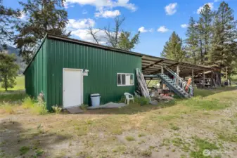 Insulated shop with multiple bays