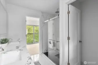 Bright, crisp and clean accents in the primary bathroom.