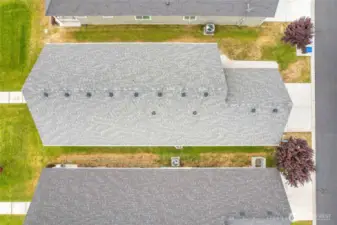 Aerial view of the roof, in great condition!