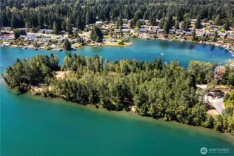 Enjoy the private "dog" park as one of your homeowner benefits living in this area.