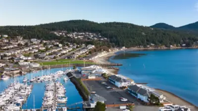 Skyline Marina, with Tugboat Park in background