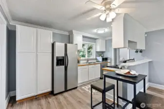 Kitchen with eating area