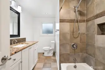 Full Guest Bath Upstairs Main Level
