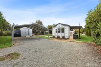 Huge secluded lot!