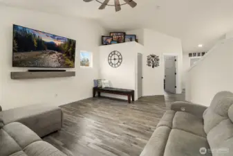 Vaulted ceilings and open concept