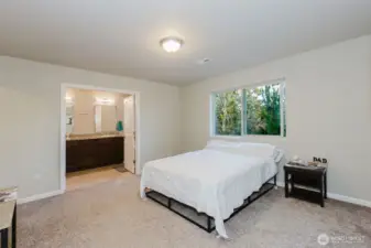 Primary bedroom and 5pc bath