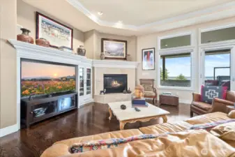 Main level family room w/ gas fireplace