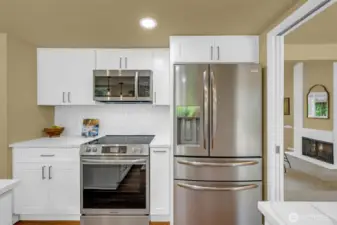 All brand new appliances stay with the home