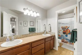 Double sinks in upstairs Full Bathroom