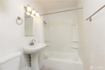 Unit B - Bathroom
