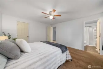 Plenty of room for full king sized suite of furniture, and a ceiling fan!