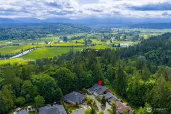 Snoqualmie Valley just beyond. Stunning!