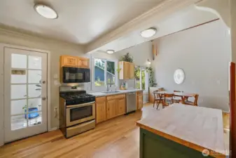 The entry is a separate room, perfect for shoes and coats.