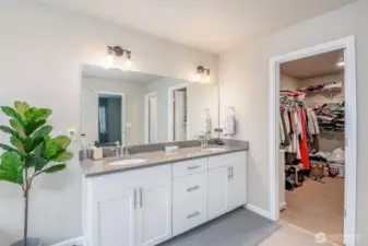 Double sinks & walk-in closet
