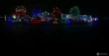 These sellers love decorating for Christmas, can you tell.