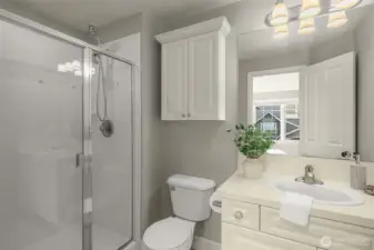 Ensuite bathroom of an upstairs bedroom