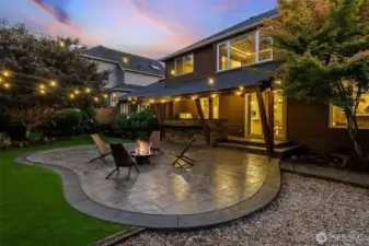 Imagine entertaining in this dream backyard, all in the heart of Sammamish