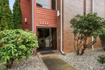 Quiet, convenient, and walkable East Queen Anne location, close to parks, shops, and dining!