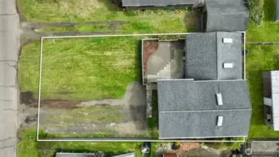 aerial shot with general lot lines of the property.