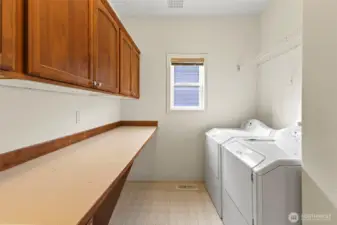 Washer/dryer on main floor.
