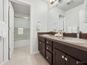 Upstairs full bathroom