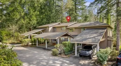 Welcome home to Unit C Huckle Ridge Town House