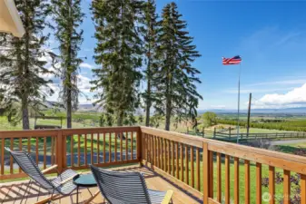 Imaging a sunset glass of wine soaking up these views!