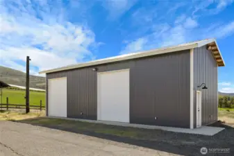 Shop with LOTS of storage!