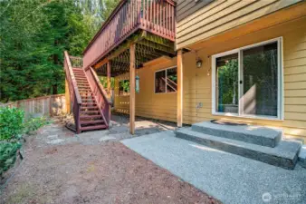 Low maintenance yard, new fence in 2023. Private feel.