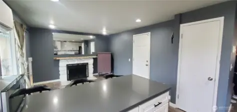 Large Island & Pantry