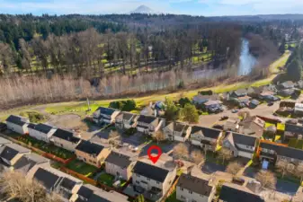 20 miles of riverfront trail, soothing birdsong, and PNW beauty at your fingertips!