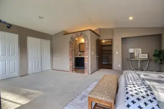 3 spacious closets for all your storage needs!