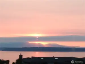 Pink skies at night, homeowner’s delight. No matter what hue the horizon is dressed up in, exquisite views of the mountains and water are yours to savor.