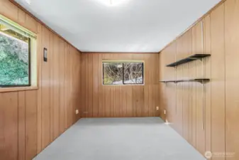 Den/extra room