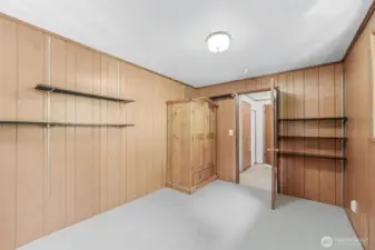 Den/extra room