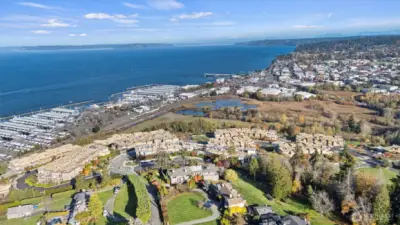 Welcome to paradise in the Edmonds Bowl! Minutes to the picturesque City of Edmonds. Walk to the waterfront and have fabulous dining experiences or stroll to the park right down the boardwalk. There is also a beautiful beach and dog park next to that as well.