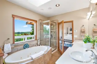 not too many tubs have this view while soaking